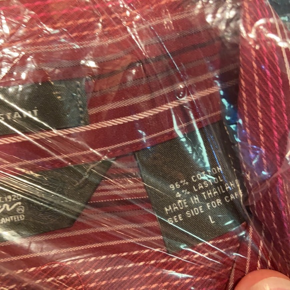 New in bag Eddie Bauer wrinkle resistant blouse Large - Picture 3 of 4